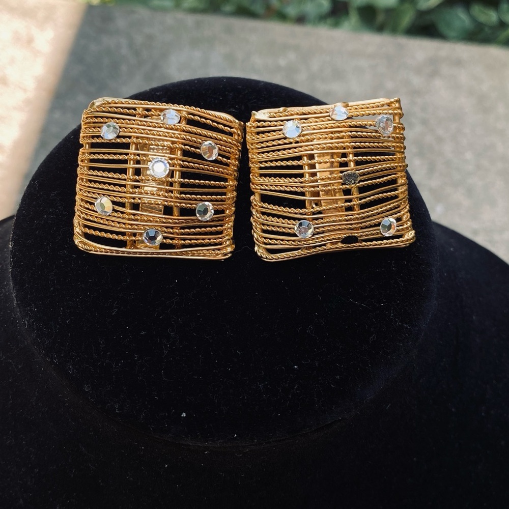 Vintage Chunky Gold tone And Gemstone Clip On Earrings